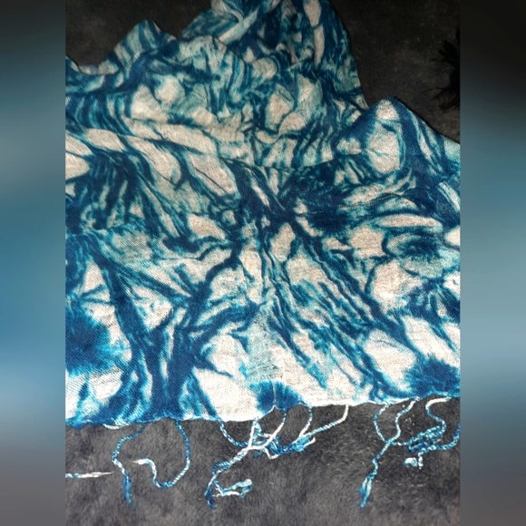 Scarf - Picture 3 of 7